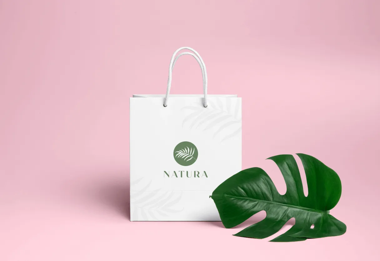 Sac en papier avec logo Natura.